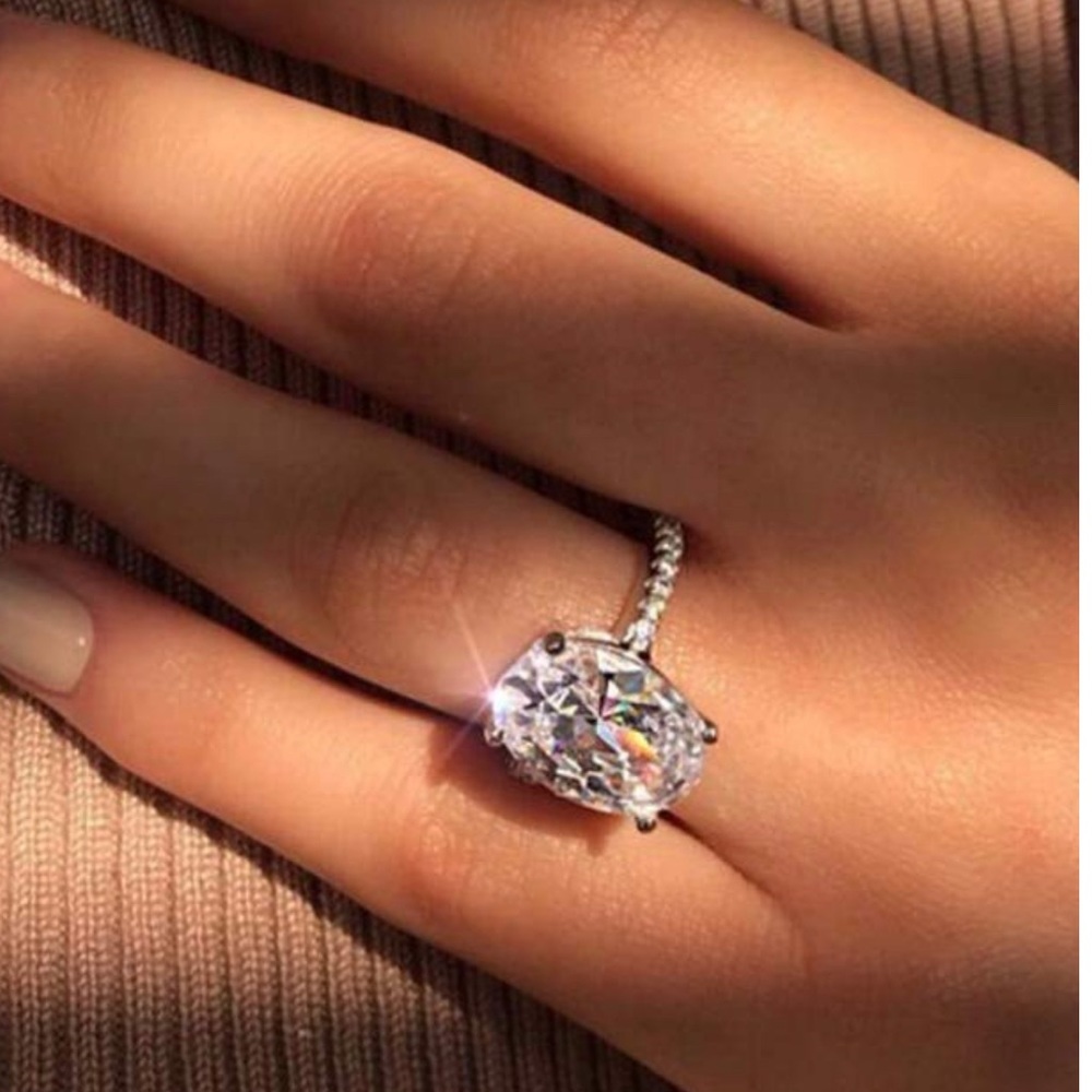 Sterling Silver Oval Cut 3ct Cubic Zirconia Ring